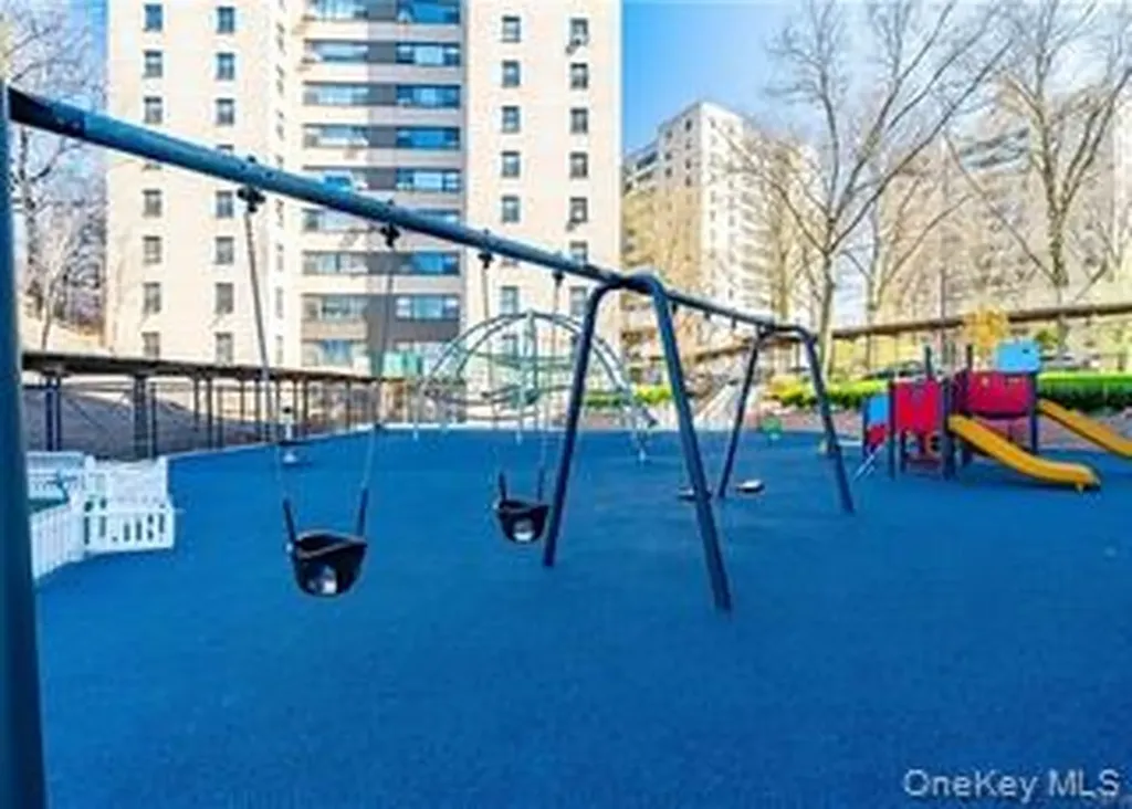 7 N Fordham Hill Oval Bronx NY 10468