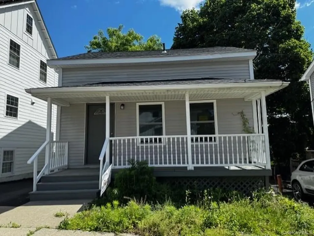 11 North Street Beacon NY 12508