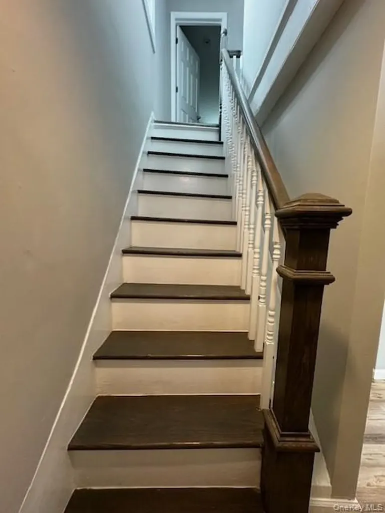 11 North Street Beacon NY 12508