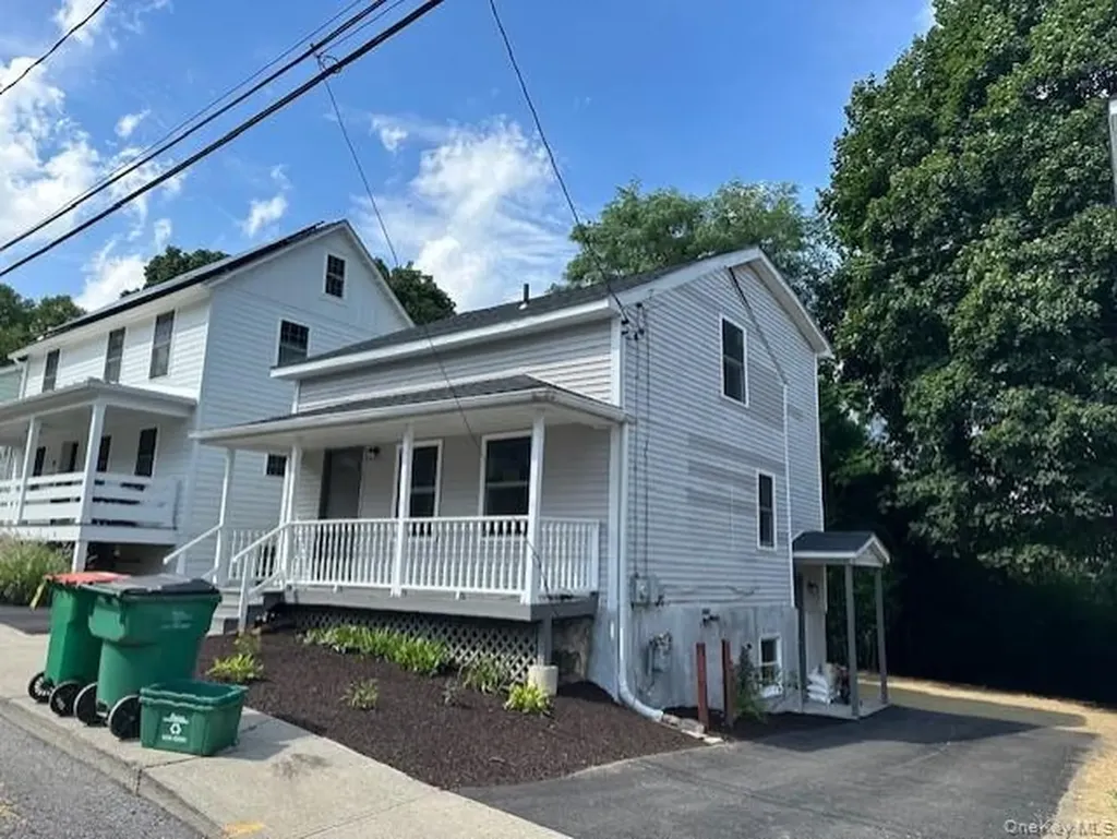 11 North Street Beacon NY 12508