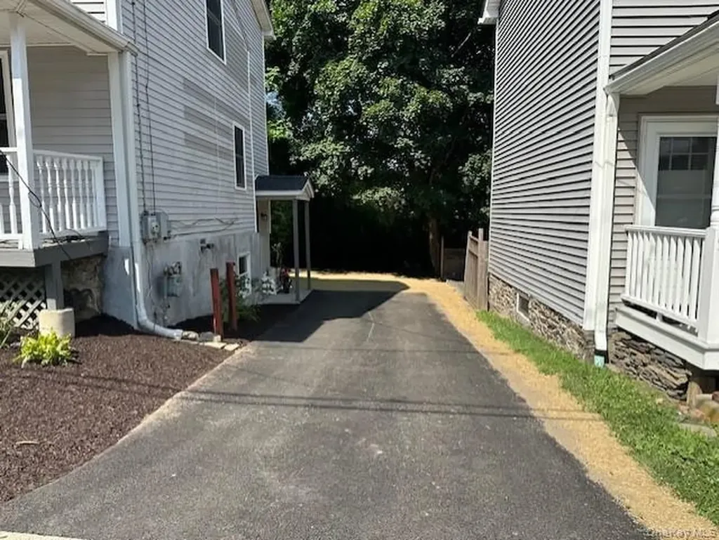 11 North Street Beacon NY 12508