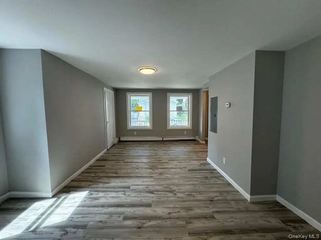 11 North Street Beacon NY 12508