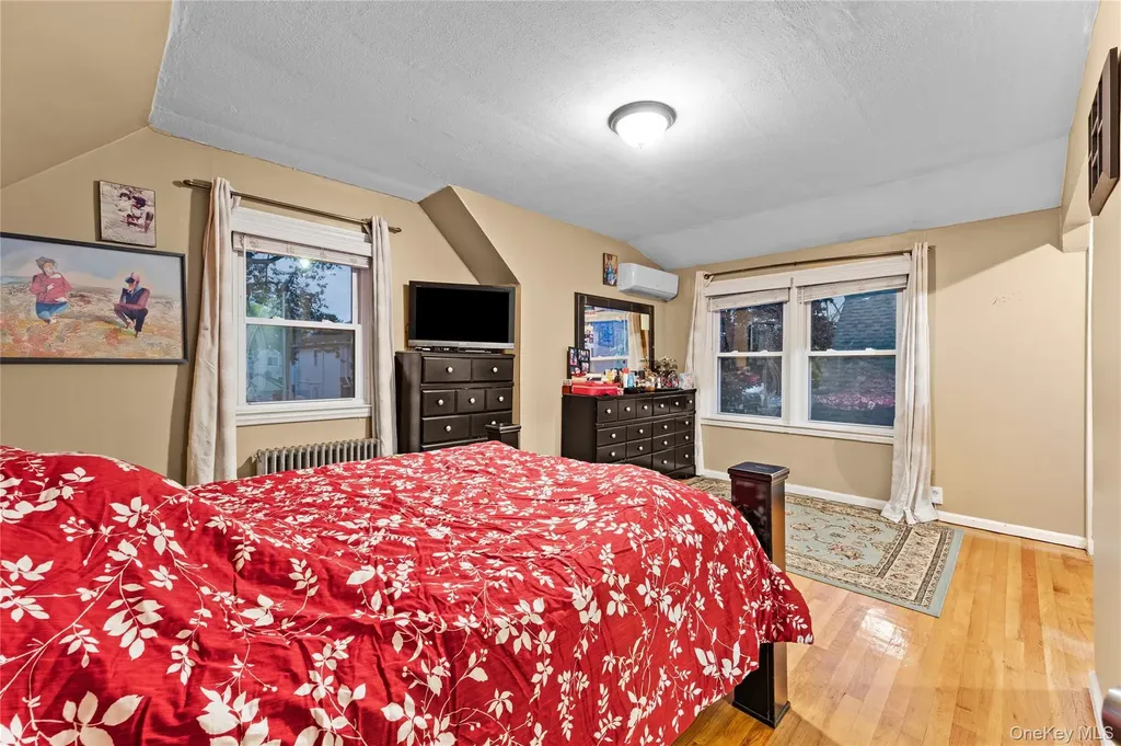24612 86th Road Bellerose NY 11426