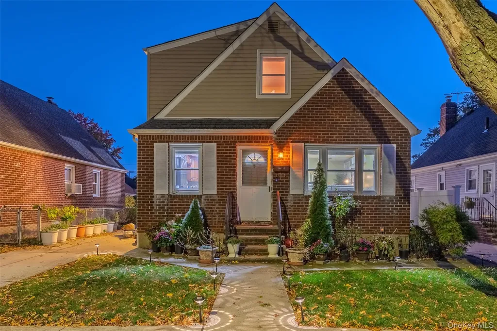 24612 86th Road Bellerose NY 11426