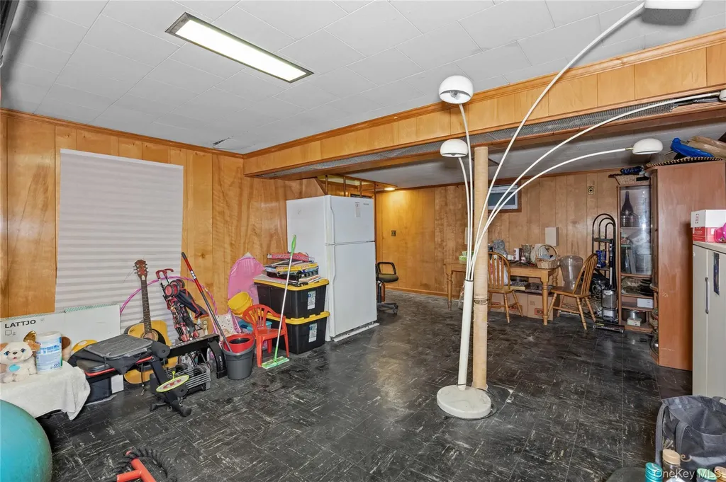 24612 86th Road Bellerose NY 11426