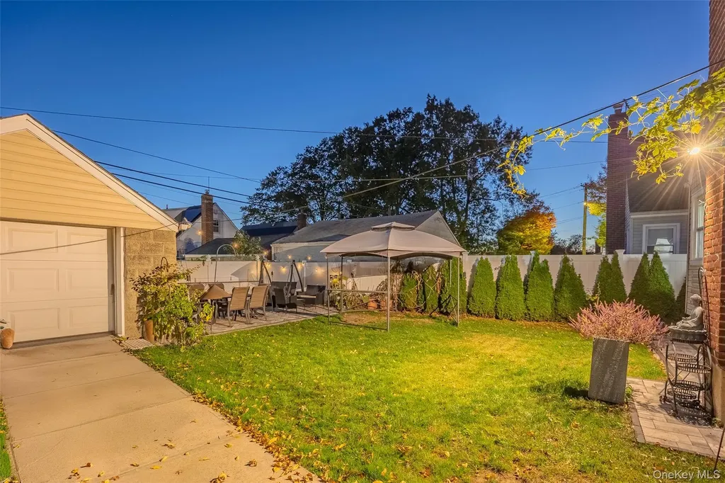 24612 86th Road Bellerose NY 11426