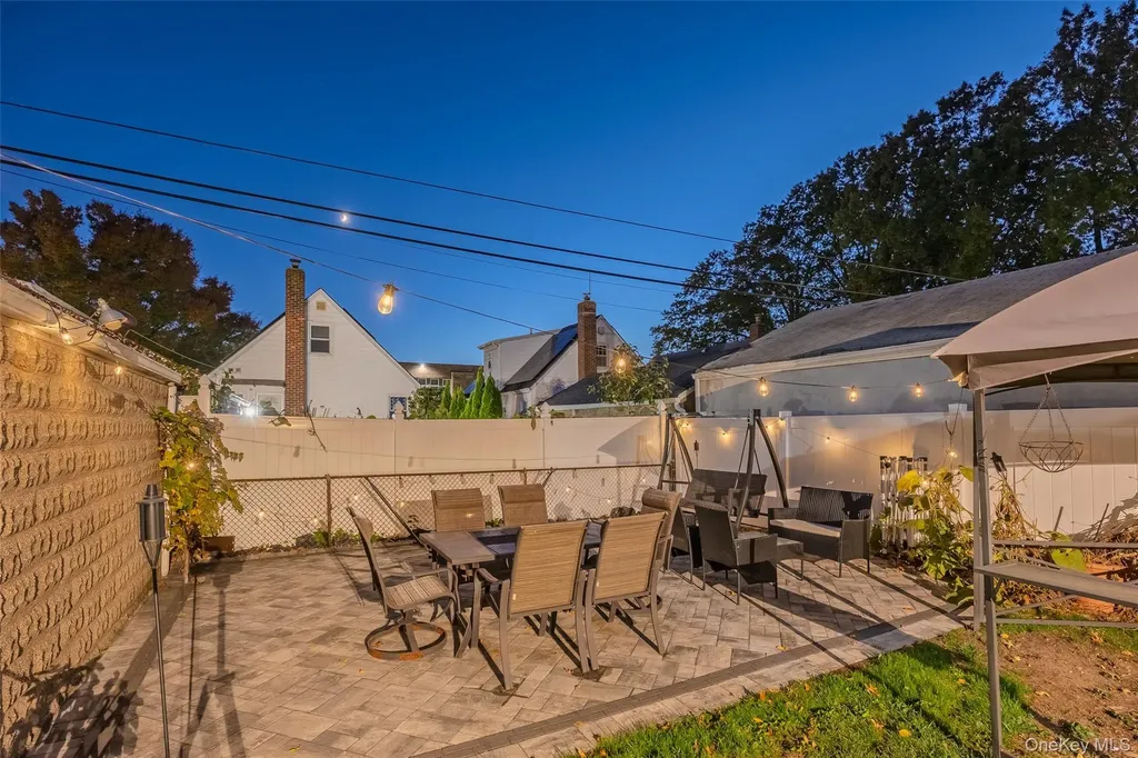 24612 86th Road Bellerose NY 11426