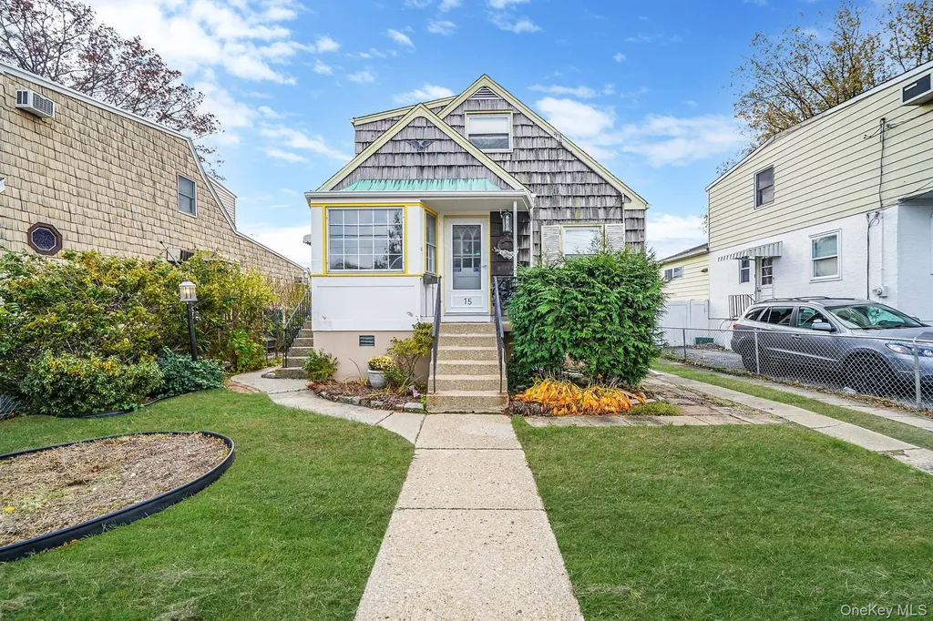15 Berkshire Road Merrick NY 11566
