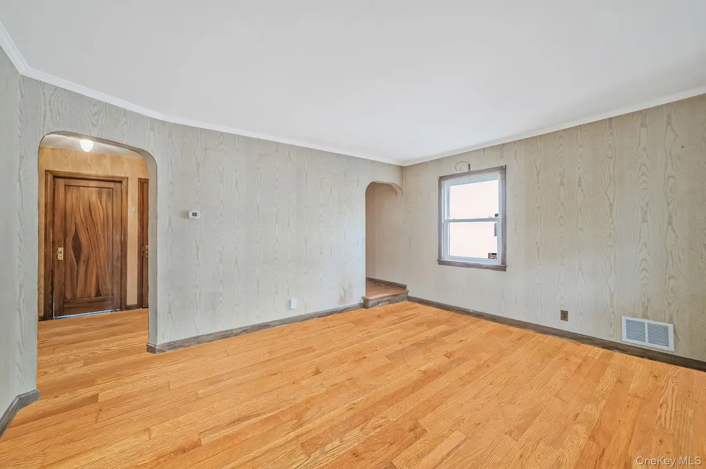 15 Berkshire Road Merrick NY 11566