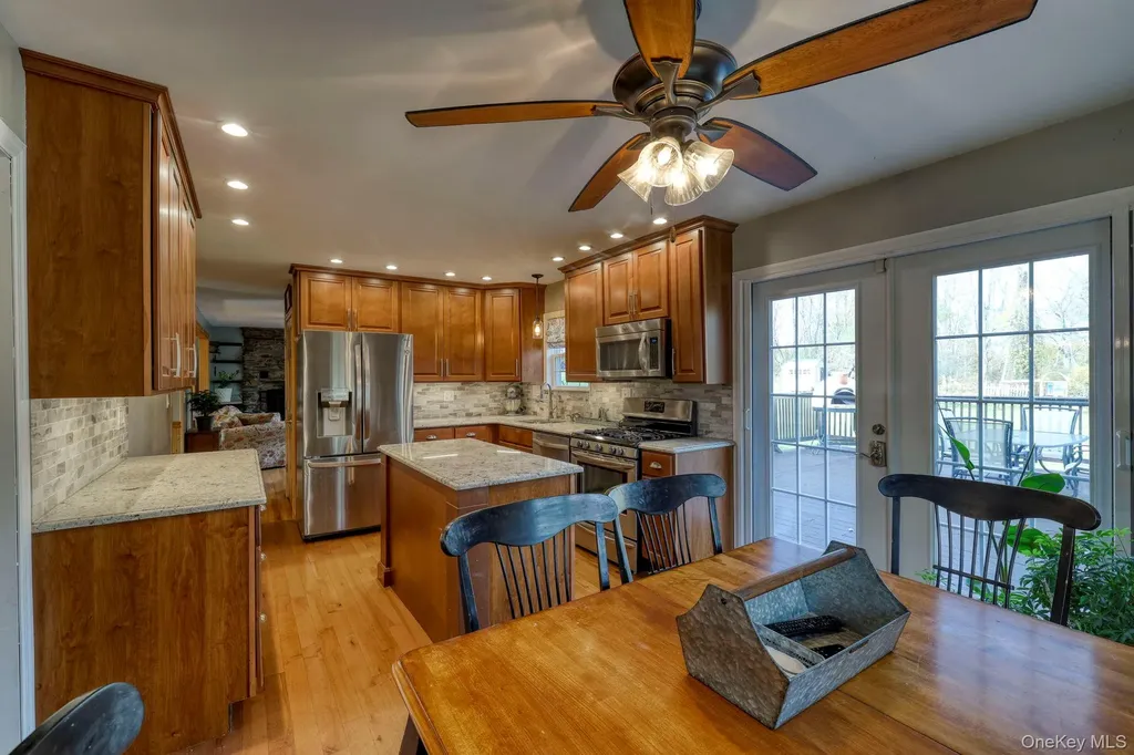 19 The Drive Westtown NY 10998