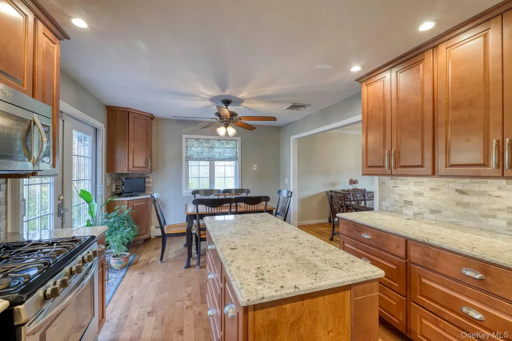 19 The Drive Westtown NY 10998