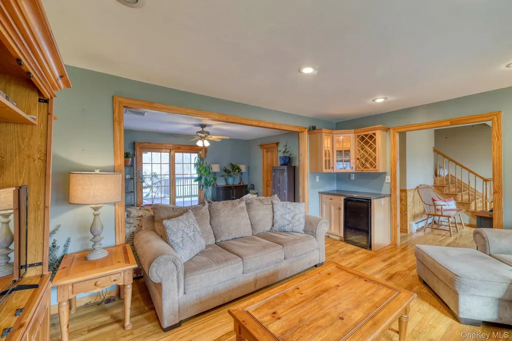 19 The Drive Westtown NY 10998