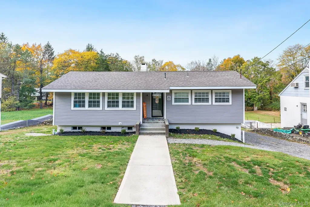 8 Robert Road Poughkeepsie NY 12603