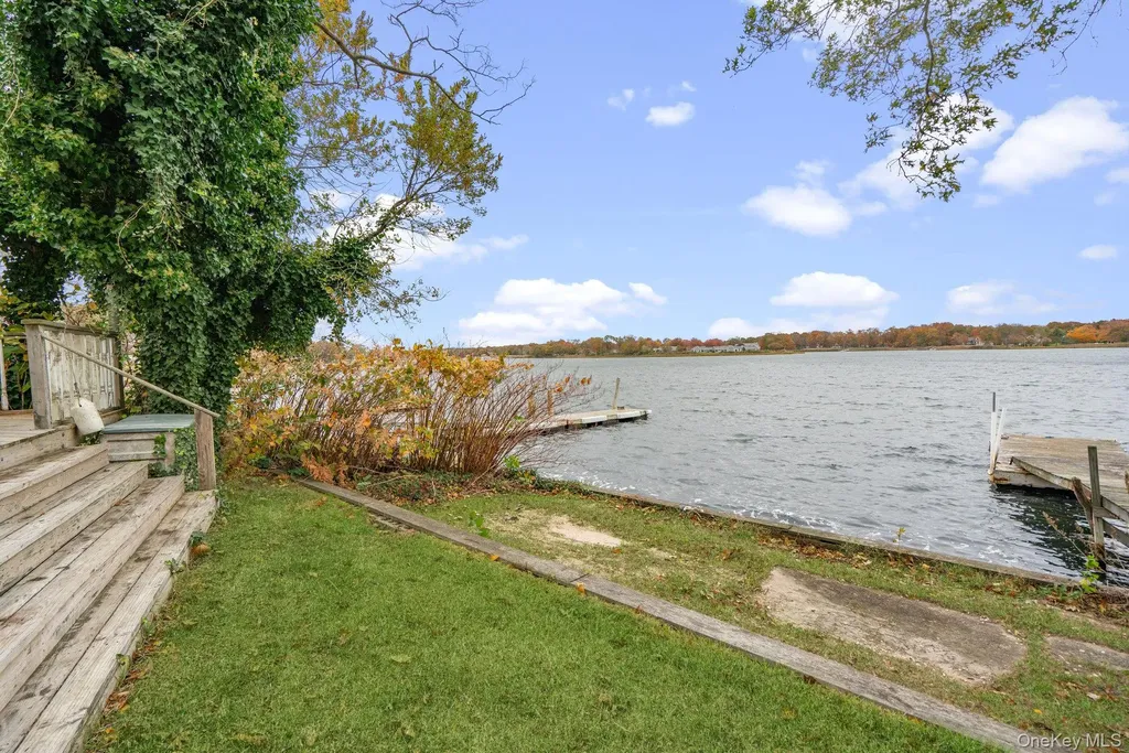 113 Overlook Drive Mastic NY 11950