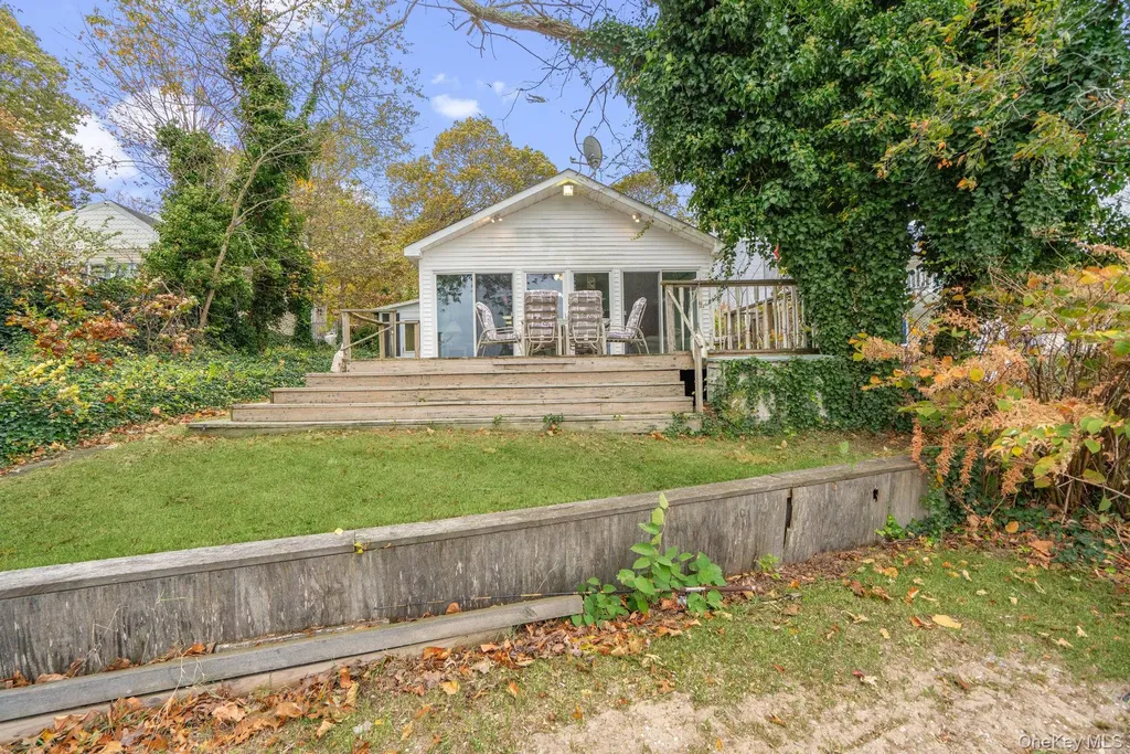 113 Overlook Drive Mastic NY 11950