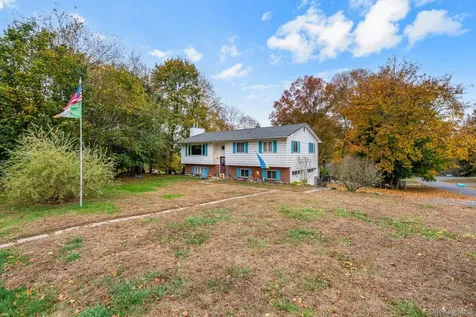 1 Apple Lane Wallkill NY 12589