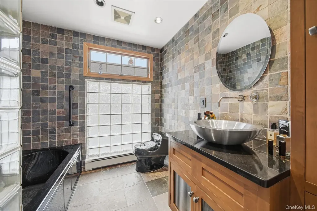 107 1st Place Bellmore NY 11710