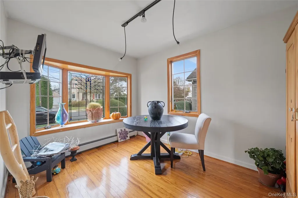 107 1st Place Bellmore NY 11710