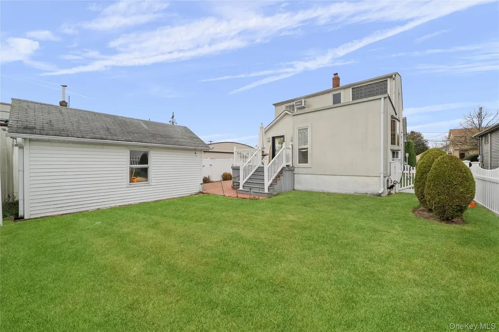 107 1st Place Bellmore NY 11710