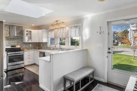 33 Willow Street Aquebogue NY 11931