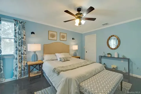 33 Willow Street Aquebogue NY 11931