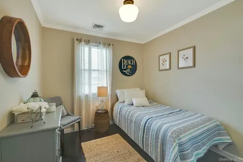 33 Willow Street Aquebogue NY 11931