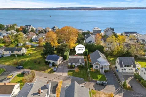 33 Willow Street Aquebogue NY 11931