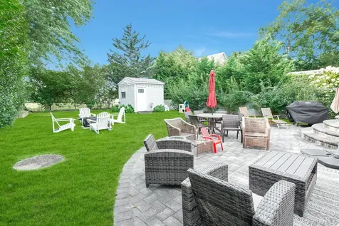 33 Willow Street Aquebogue NY 11931