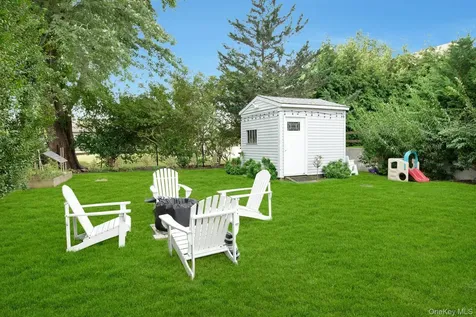 33 Willow Street Aquebogue NY 11931