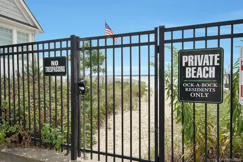 33 Willow Street Aquebogue NY 11931