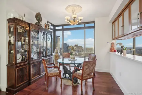 175 Huguenot Street New Rochelle NY 10801