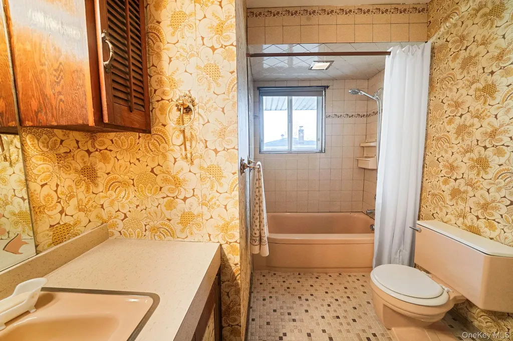 102 Jacqueline Lane Centereach NY 11720
