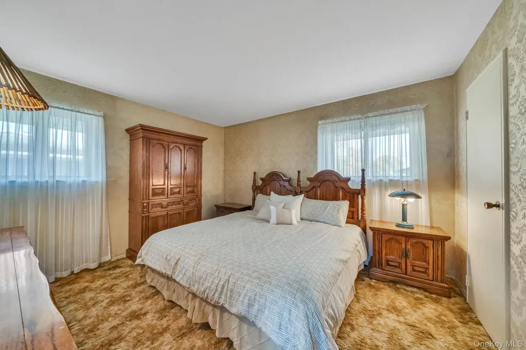 102 Jacqueline Lane Centereach NY 11720