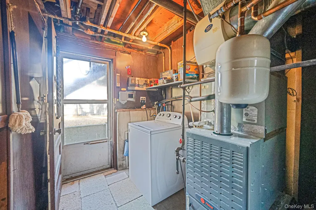 102 Jacqueline Lane Centereach NY 11720
