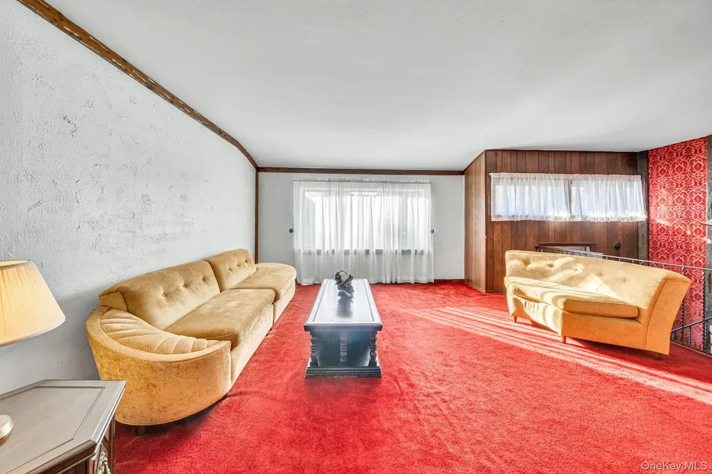 102 Jacqueline Lane Centereach NY 11720