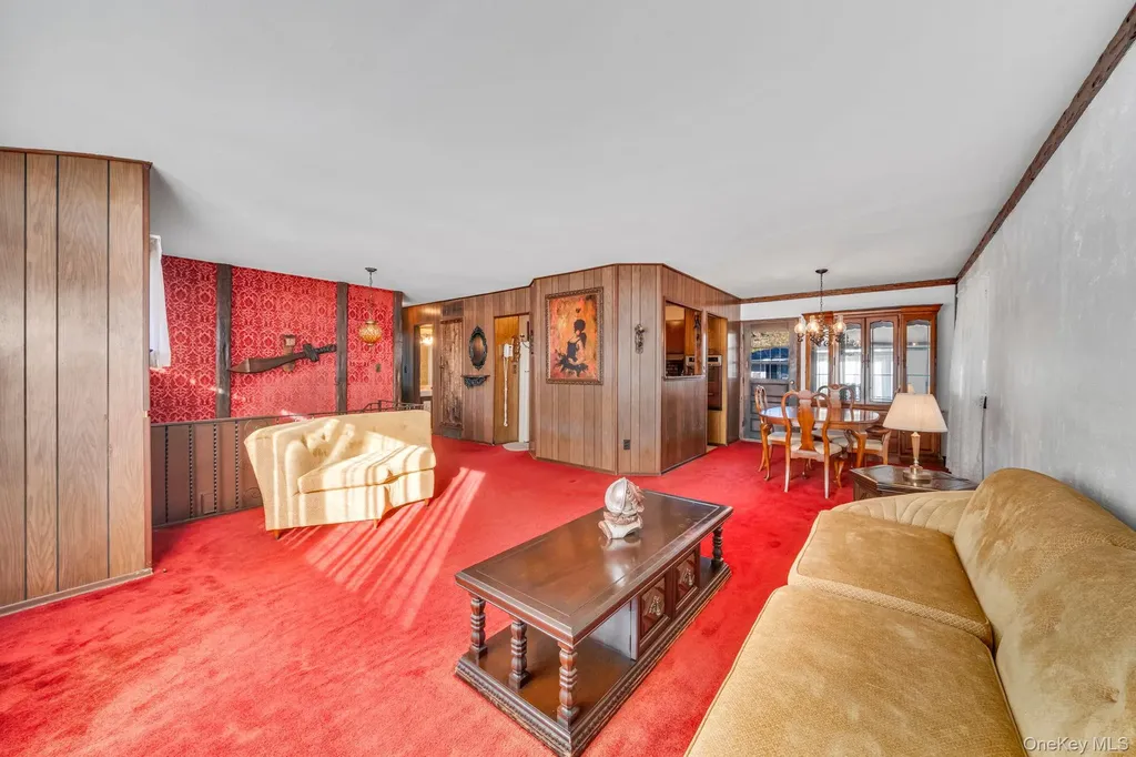 102 Jacqueline Lane Centereach NY 11720