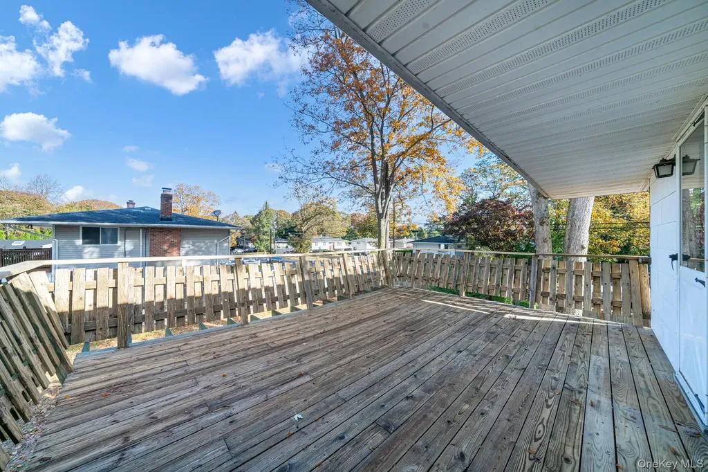 102 Jacqueline Lane Centereach NY 11720