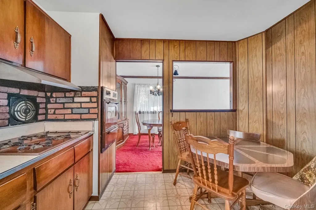 102 Jacqueline Lane Centereach NY 11720