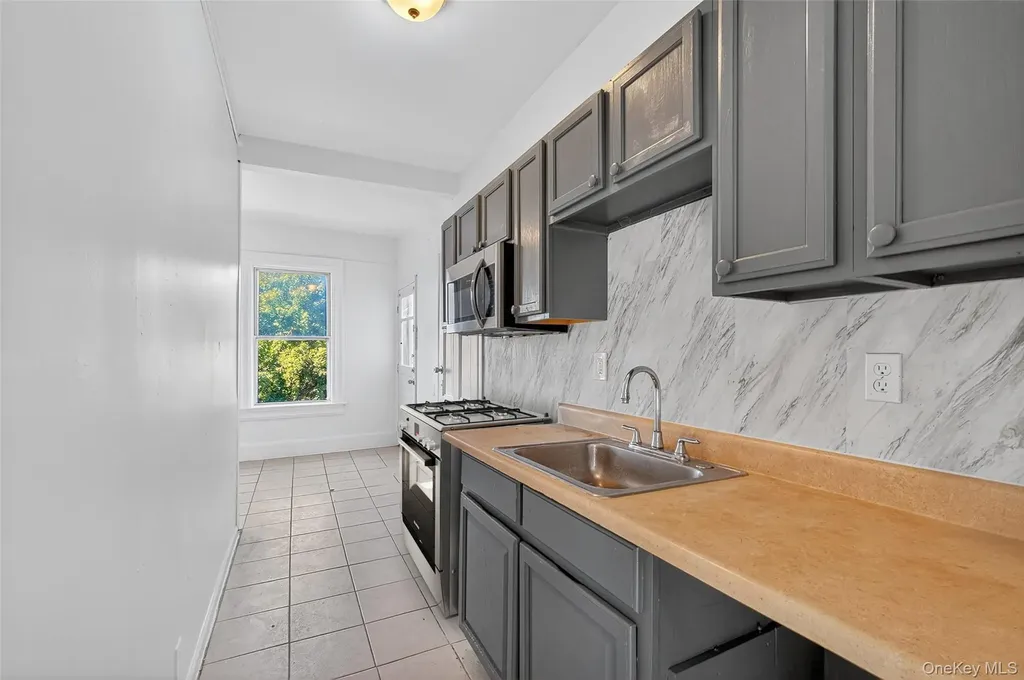 49 S Hamilton Street Poughkeepsie NY 12601