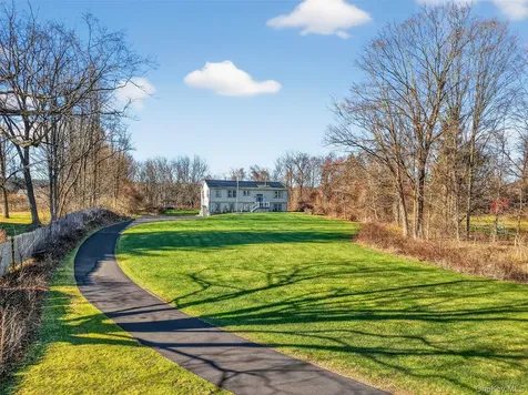 387 Cornwall Hill Road Patterson NY 12563