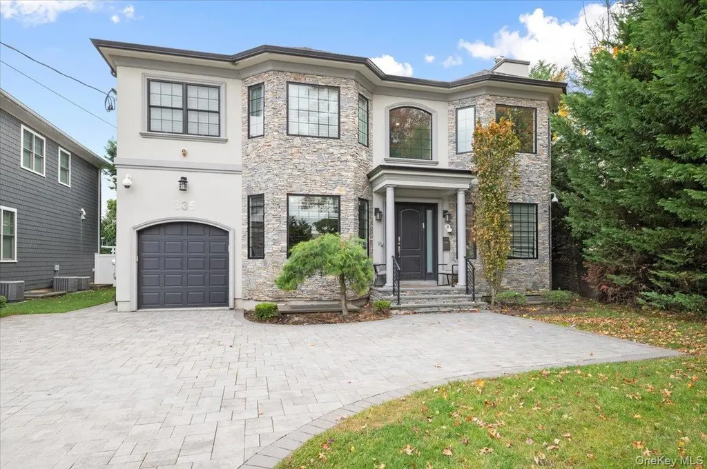 335 Summit Avenue Cedarhurst NY 11516