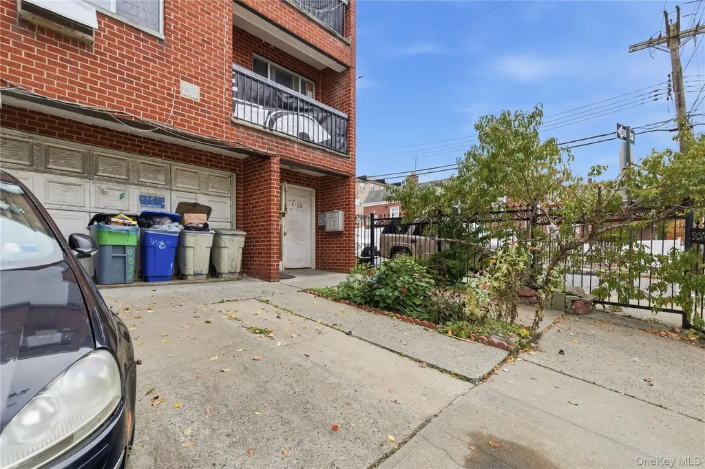 4600 Bronx Boulevard Bronx NY 10470