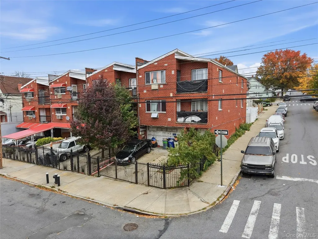 4600 Bronx Boulevard Bronx NY 10470