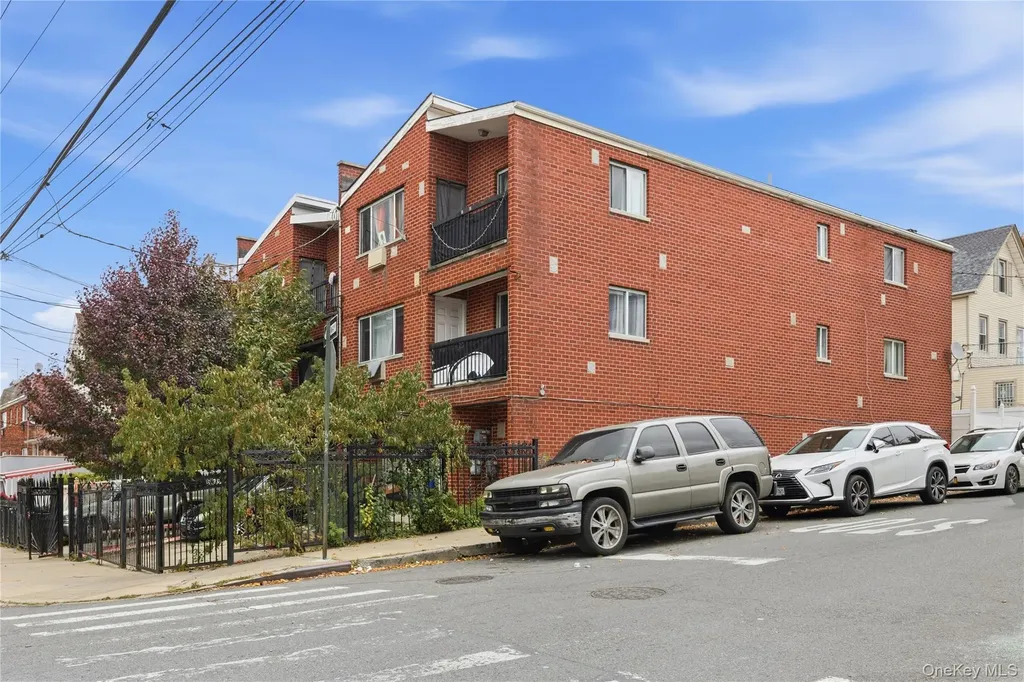 4600 Bronx Boulevard Bronx NY 10470