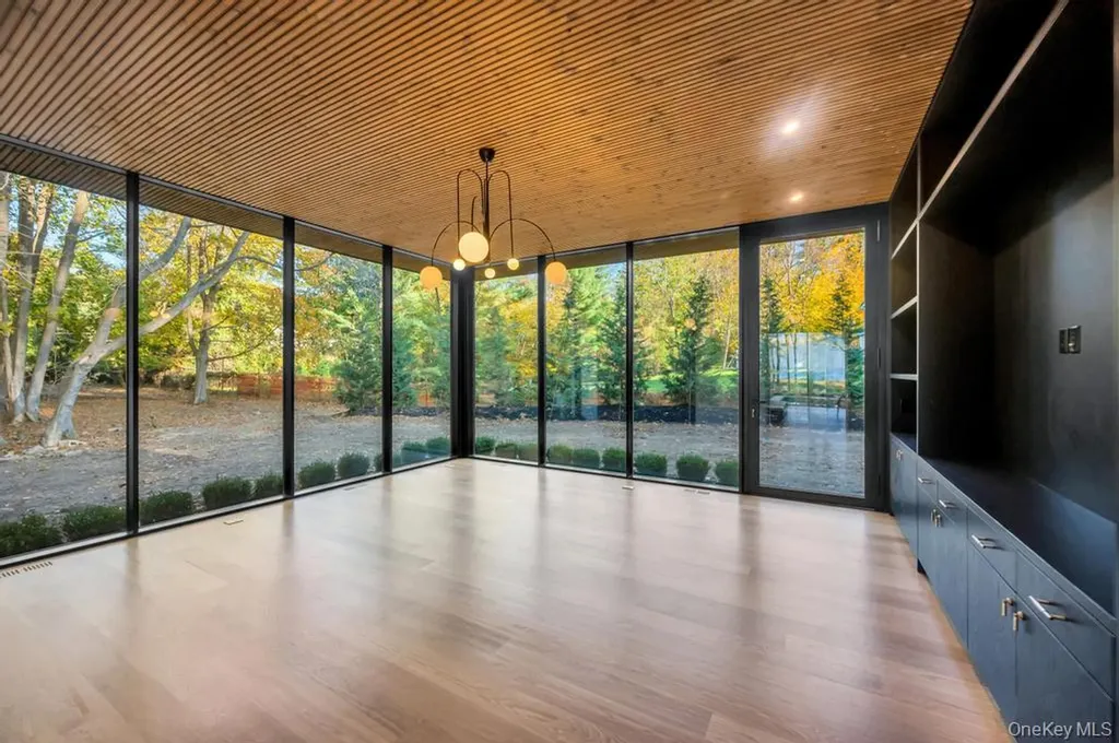 28 Watch Way Lloyd Harbor NY 11743