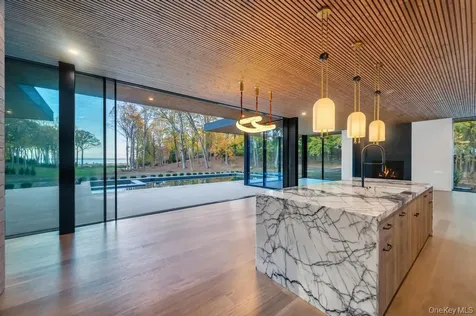 28 Watch Way Lloyd Harbor NY 11743