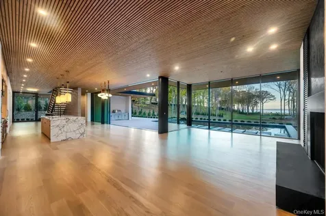 28 Watch Way Lloyd Harbor NY 11743
