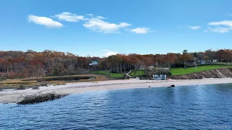 28 Watch Way Lloyd Harbor NY 11743