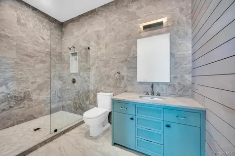 28 Watch Way Lloyd Harbor NY 11743