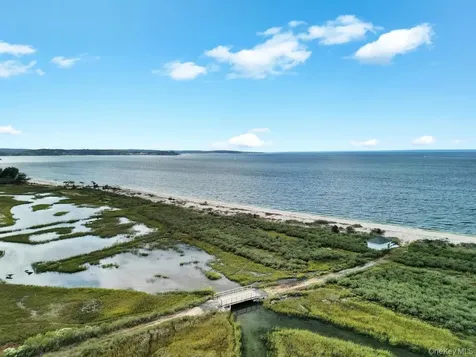 28 Watch Way Lloyd Harbor NY 11743